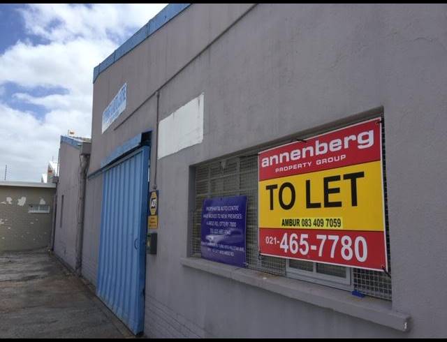 455M² FACTORY RENTED IN CLAREMONT